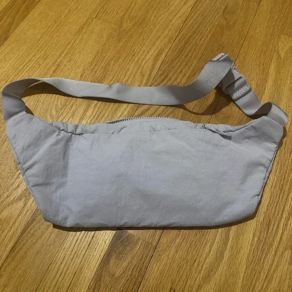 Lululemon belt bag periwinkle lilac - Picture 4 of 6